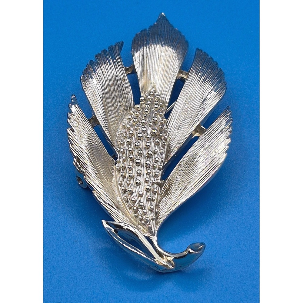 Vintage Lisner Leaf Brooch Silver Tone Textured Botanical Pin Mid Century Modern
